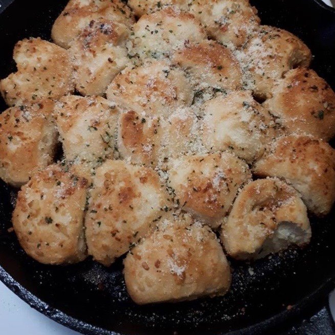 Garlic Parmesan Pull Apart Bread