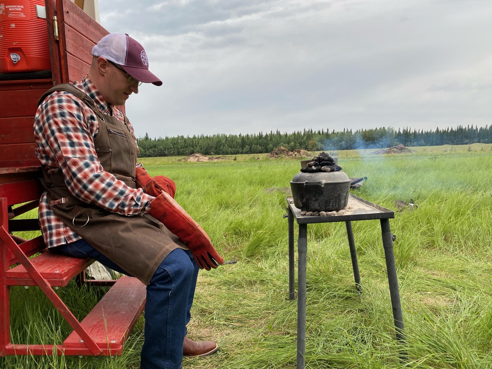 Ned from Dutch Oven Daddy in Delta Junction visiting the Great Alaskan Cattle Drive.